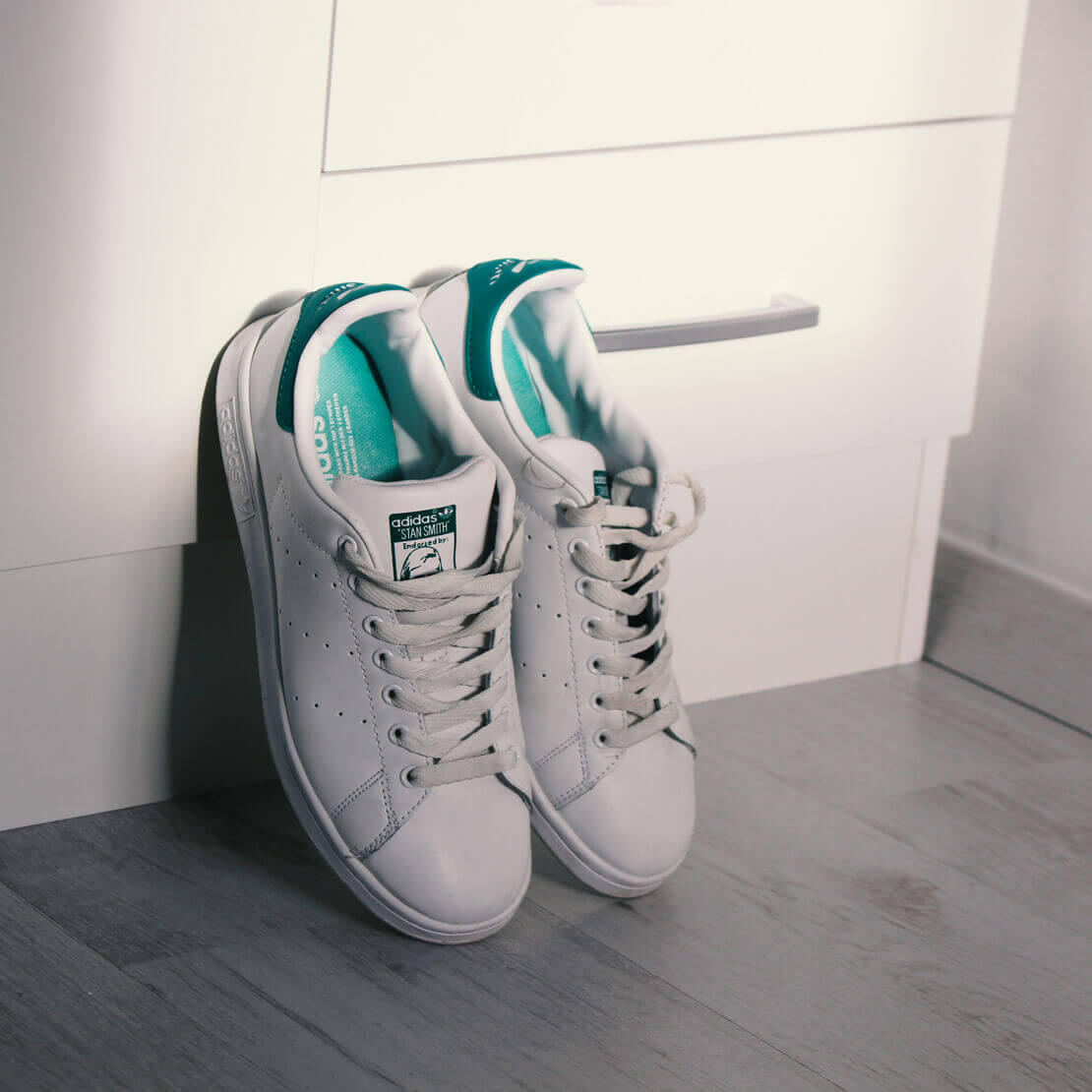 How to clean white stan store smith sneakers