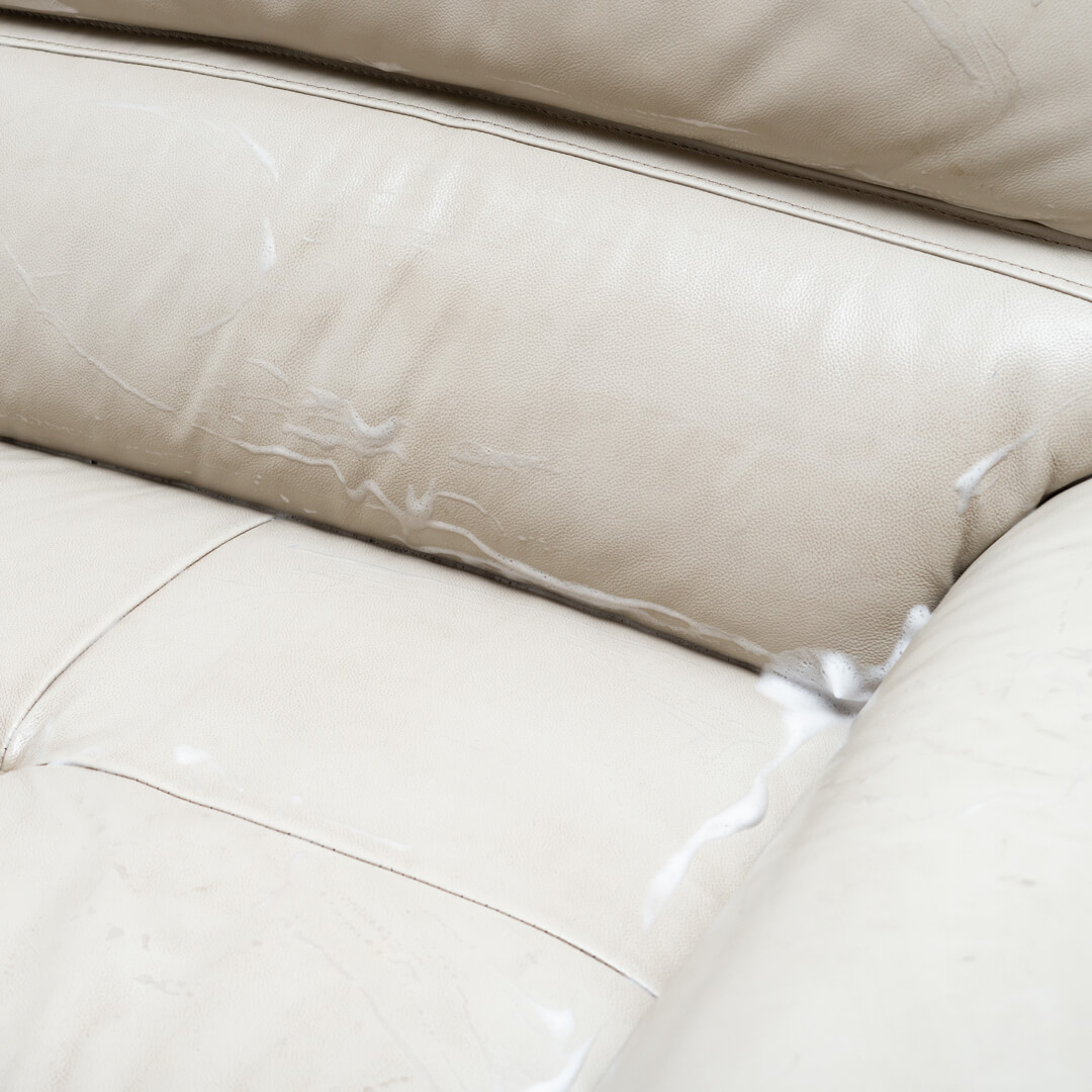 Comment nettoyer un canapé en cuir blanc ? - Cdiscount